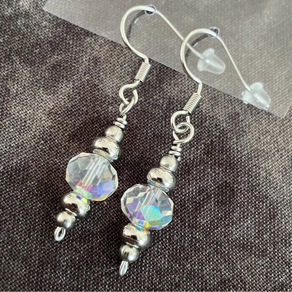 Czech glass and stainless steel dangle earrings - Picture 5 of 5